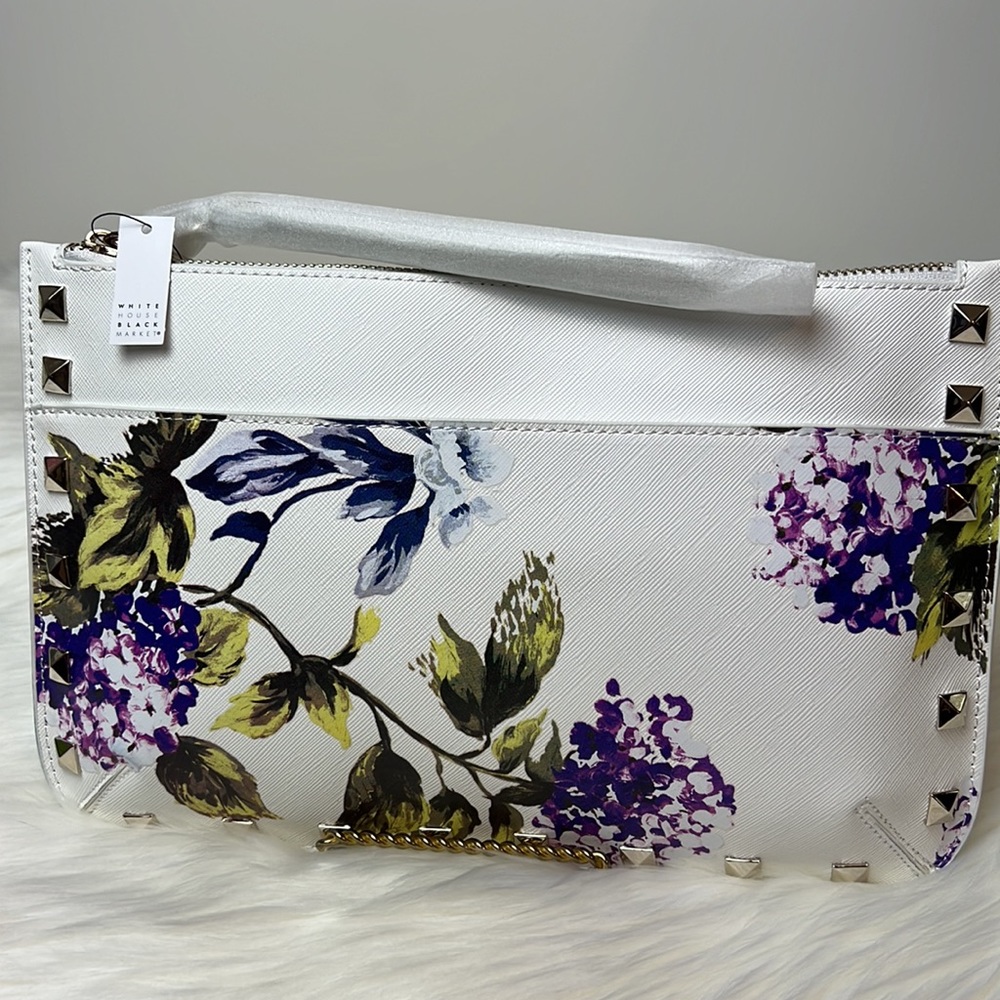 NWT WHBM White Floral Wristlet Clutch